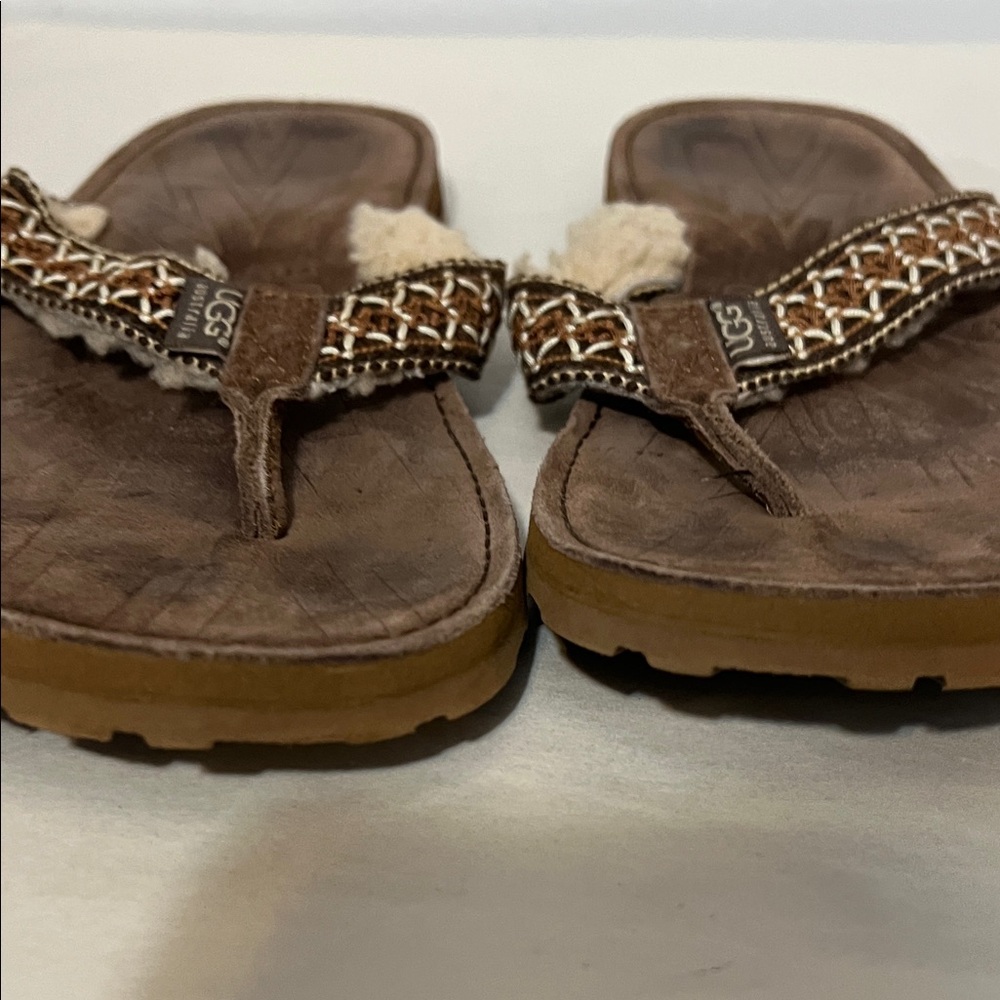 UGG Brown Suede Shearling Thong Sandals with Woven Strap Sz 9 - Picture 16 of 16